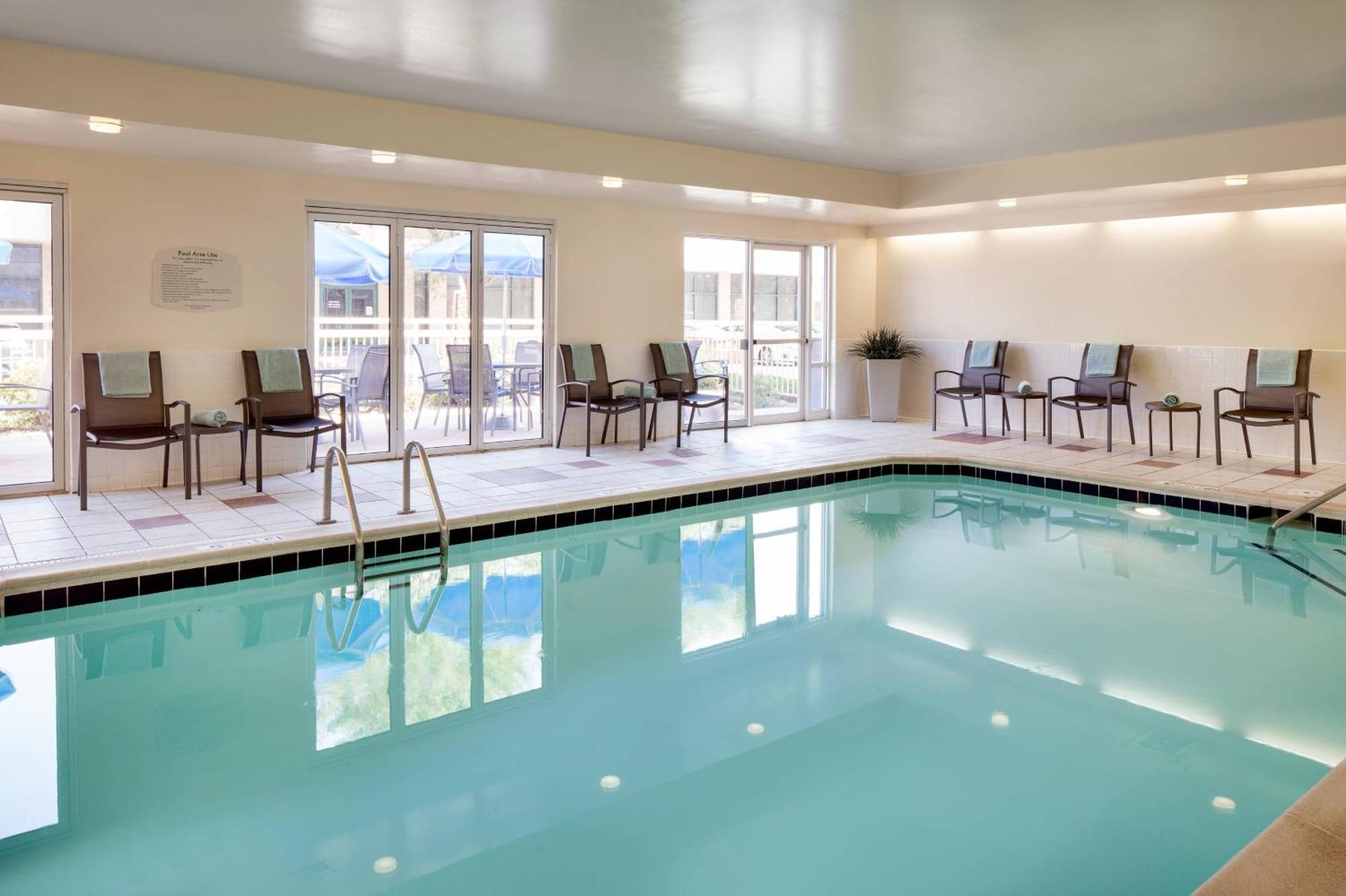 Hotel Fairfield By Marriott Collins 3*